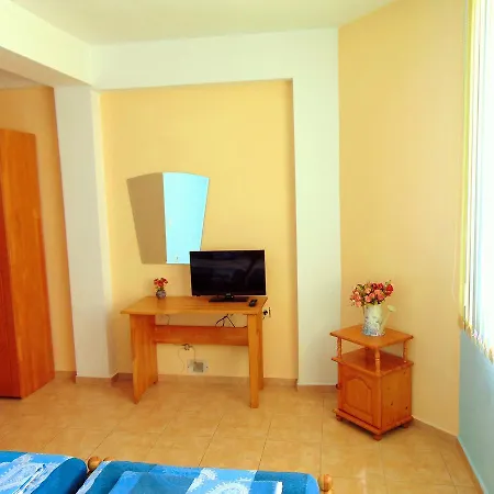 Cristal Hotel 2*
